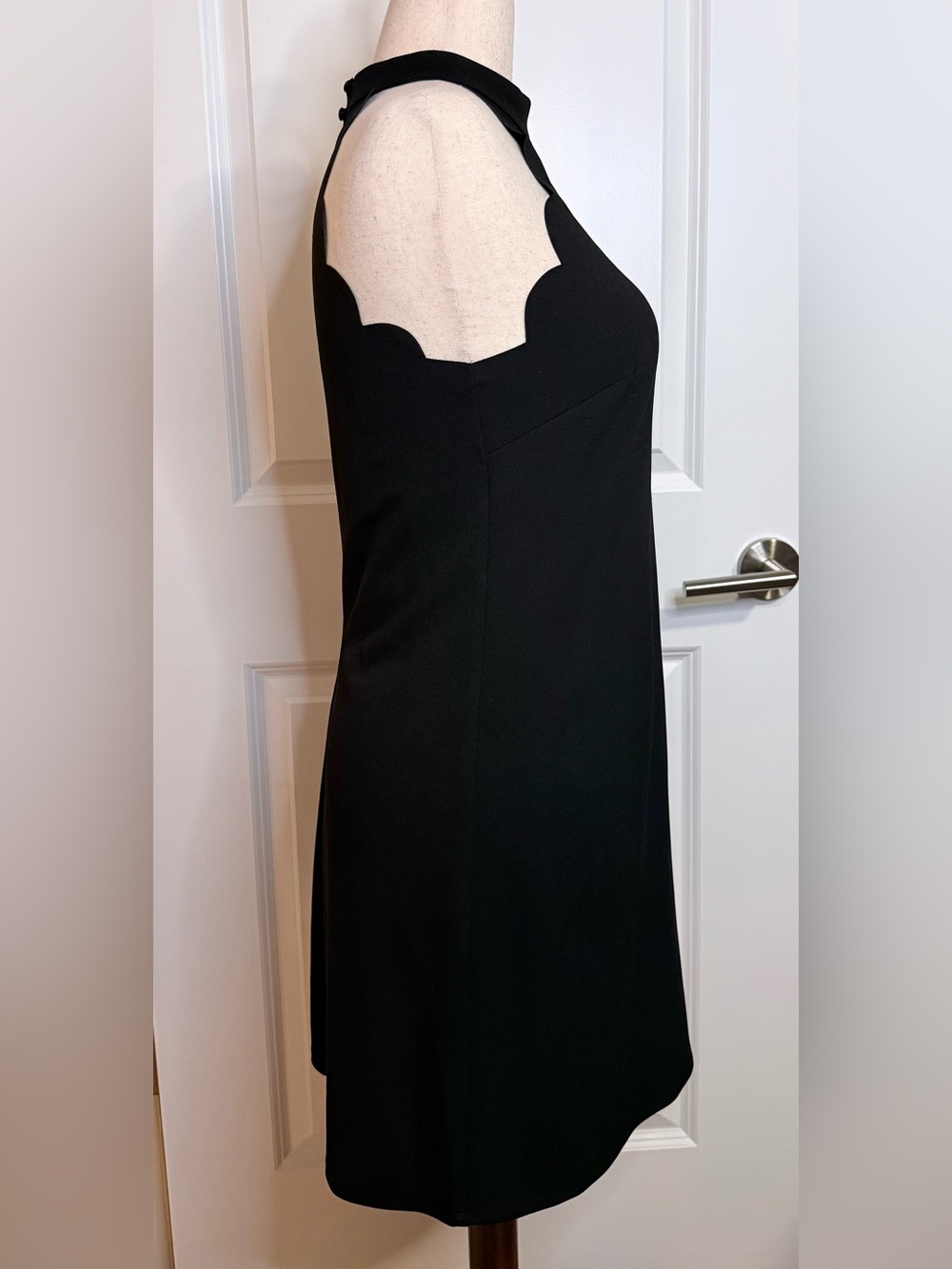 🆕 NWT Fortune + Ivy Marina Scallop Halter Neck Little Black Cocktail Dress - L - Picture 3 of 9